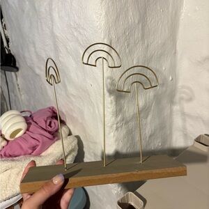 Gold Wire Rainbow Picture holder